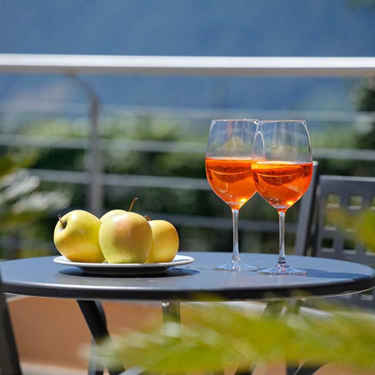 Aperitif auf der Sonnenterrasse